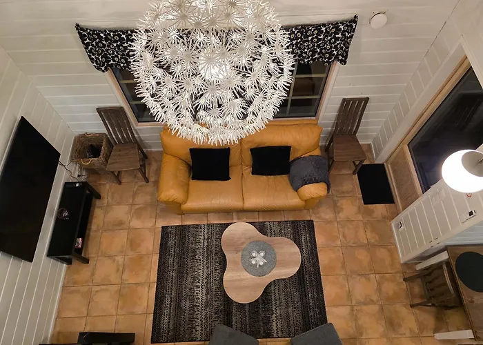 Himosputteri 2 - 8hloe, Keski-himos Villa